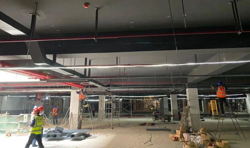 搶干快干抓精品｜江東毛店項(xiàng)目完成地下室安裝樣板多方評審，建筑物電力系統(tǒng)安裝穩(wěn)步推進(jìn)