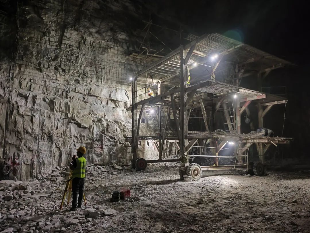 以山為勢，化水為能——烏海“超級蓄電池”建筑物電力系統安裝探秘